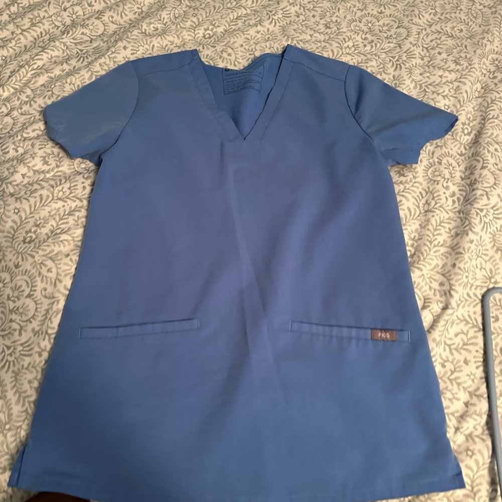 Figs Scrub Top